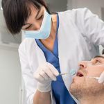 Dentista em Joinville para avaliação de gengiva, dentes e saúde bucal